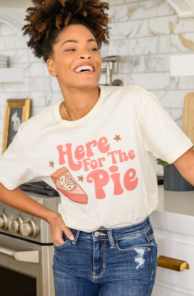 Here For The Pie Graphic T-Shirt Cream