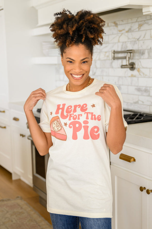 Here For The Pie Graphic T-Shirt Cream