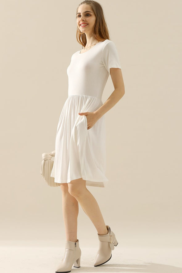 Ninexis Round Neck Ruched Dress with Pockets